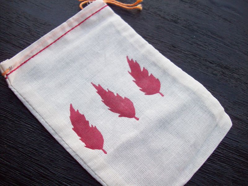 Simple-matters-feather-bag