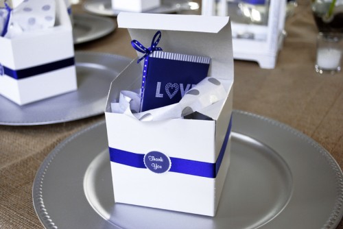 wedding dessert bar ideas favor box