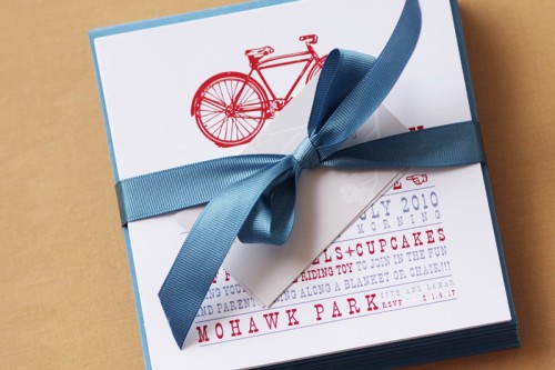 bicycle-birthday-party-invitation-ribbon