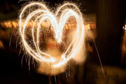 heart-wedding-sparklers