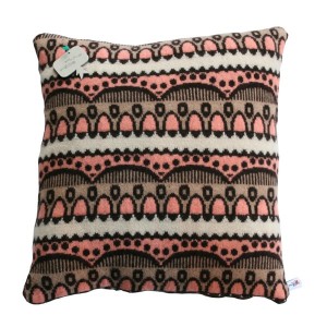 lambswool-pink-gray-pillow