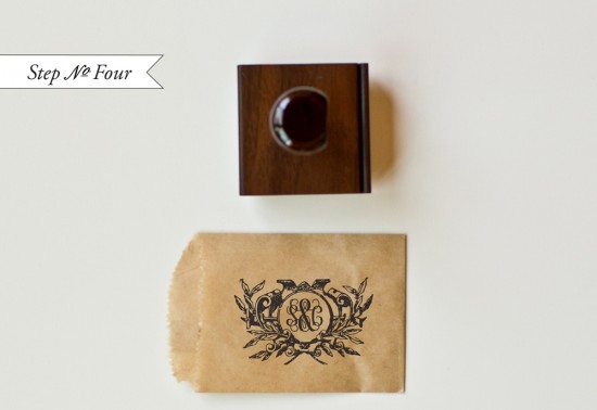 DIY Tutorial: Kraft Paper Rubber Stamp Wedding Invitations by Antiquaria via Oh So Beautiful Paper