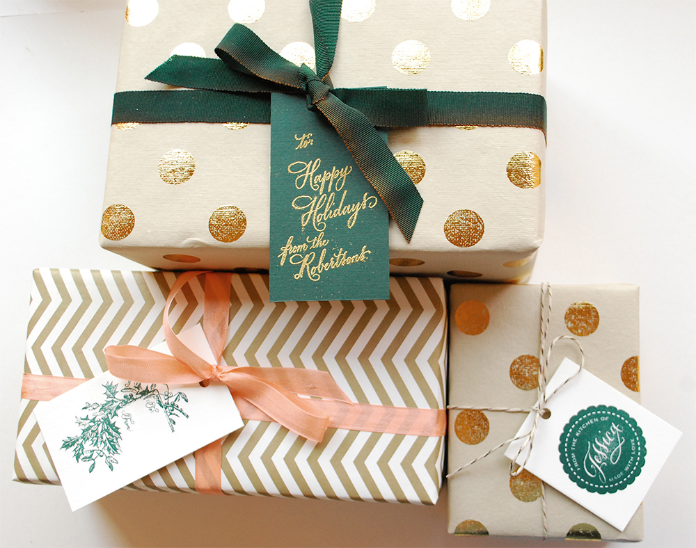 Paper Olive Gift Wrap Packaging Raffia Ribbon with Contoured Novelty Gift Tags 