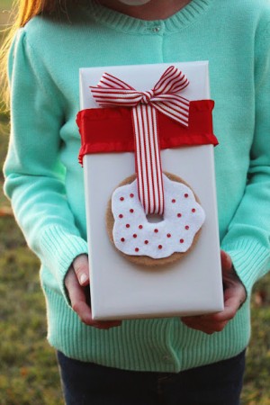 DIY Holiday Gift Wrap Ideas via Oh So Beautiful Paper (10)