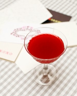 Cocktail Recipe: The Love Letter via Oh So Beautiful Paper (11)