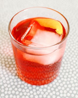 Signature Cocktail Ideas: Aged Negroni by Oh So Beautiful Paper (34)