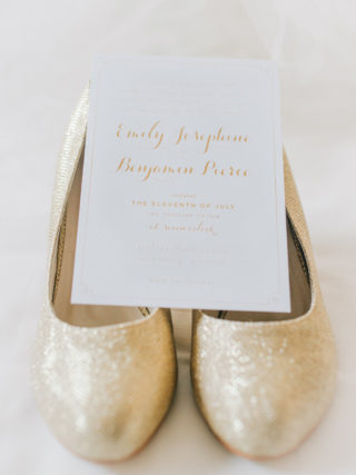 wedding-invitation-gold-glitter-classic-romantic