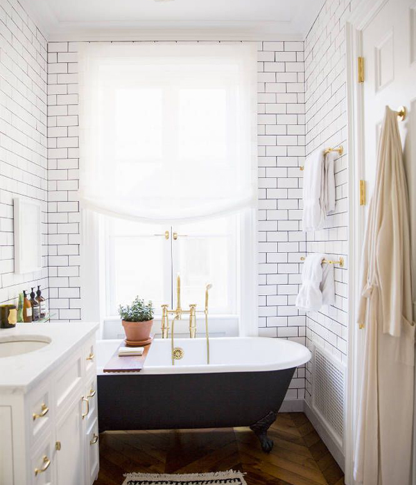 Oh So Beautiful Paper: Small Bathroom Renovation Inspiration / Photo by Brittany Ambridge via Domino from Ali Cayne's Home Tour