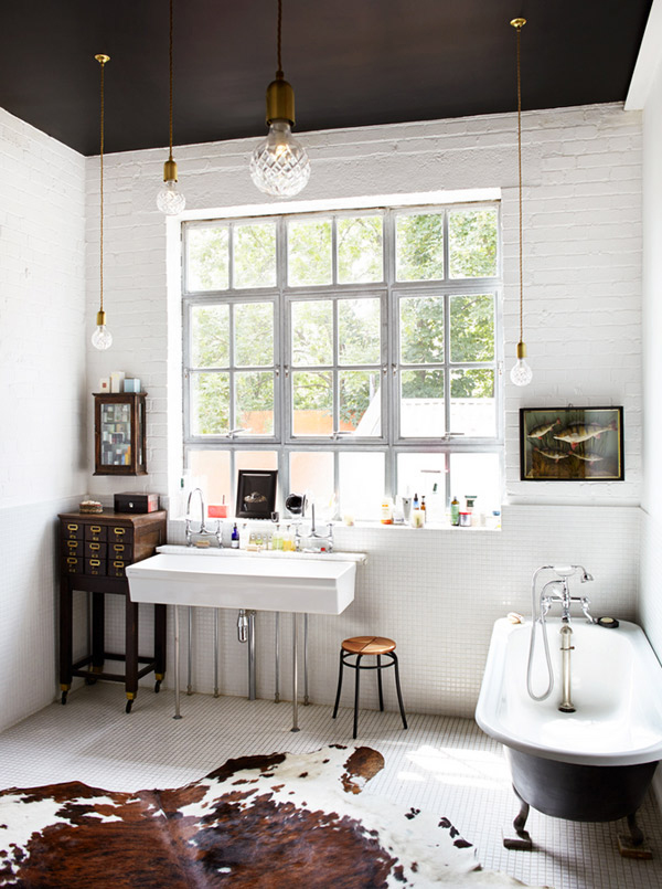 Oh So Beautiful Paper: Small Bathroom Renovation Inspiration / Christopher Sturman via Desire to Inspire