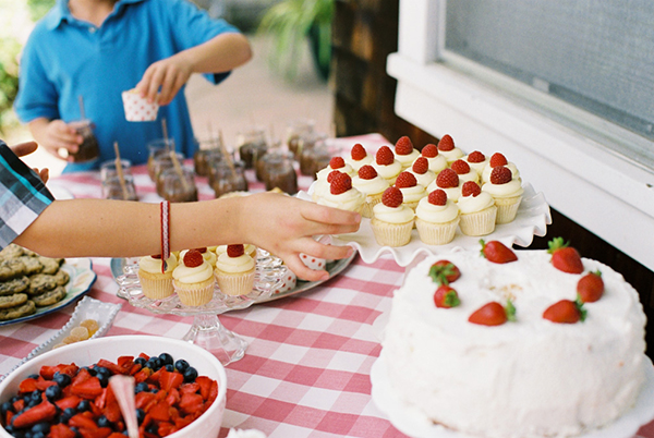 13-strawberry-first-birthday-party-snippetandink-leah-mccormick
