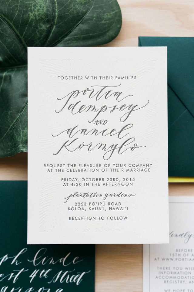 Tropical Calligraphy Wedding Invitations by Cast Calligraphy / Photo: Orange Photographie / Oh So Beautiful Paper