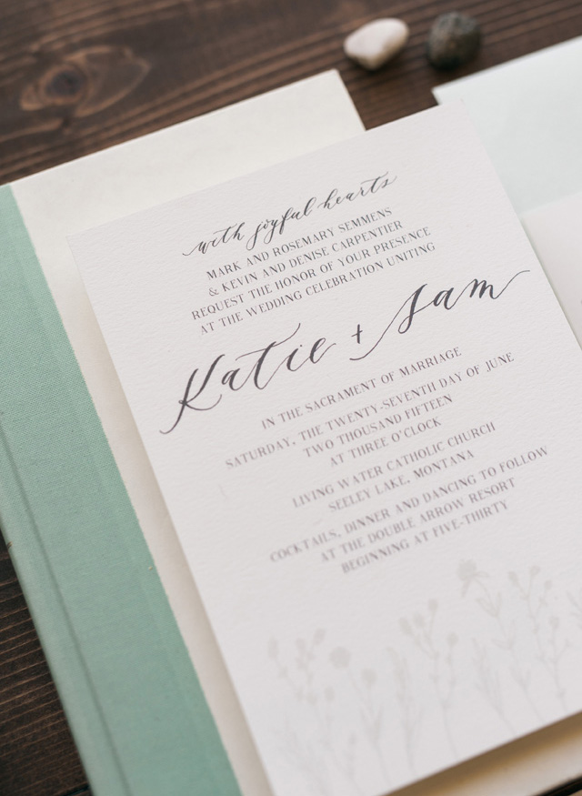 Montana Nature-Inspired Calligraphy Wedding Invitations by Cast Calligraphy / Photo Credit: Orange Photographie / Oh So Beautiful Paper