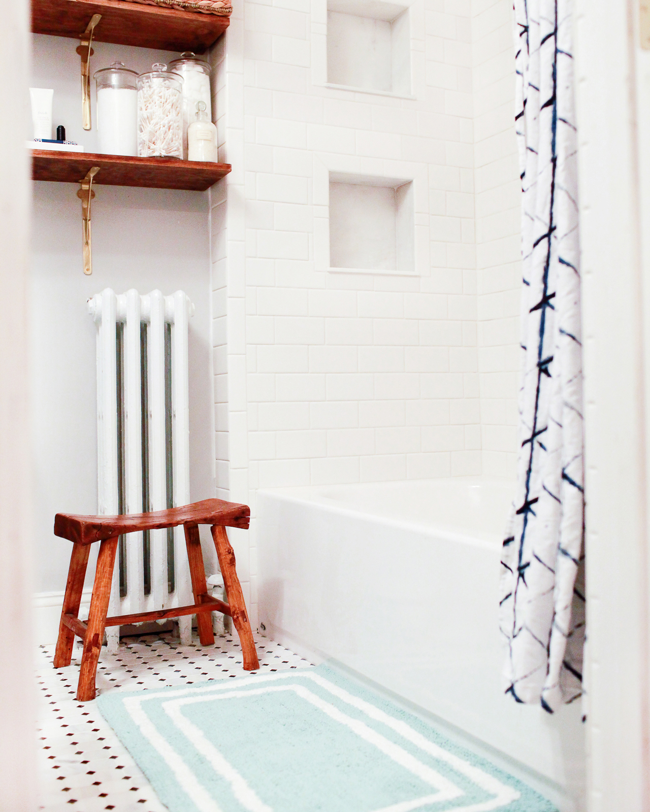 1920s-inspired Classic Small Bathroom