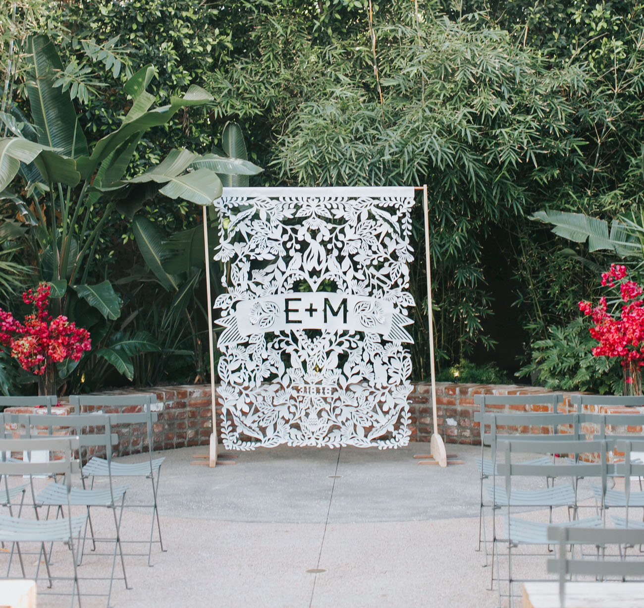 Wedding Stationery Inspiration: Photo Booth Backdrop / Oh So Beautiful Paper
