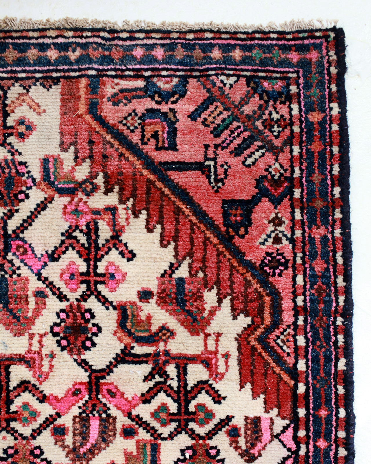How to Find the Perfect Vintage Rug from eBay