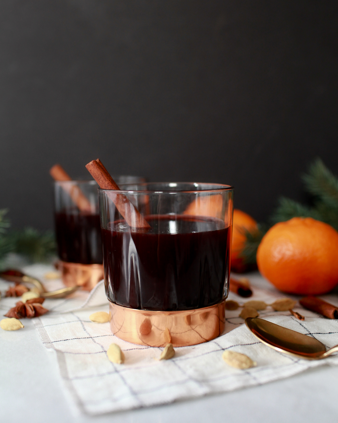 Swedish Mulled Wine Glogg Recipe / Hygge Cocktail Ideas