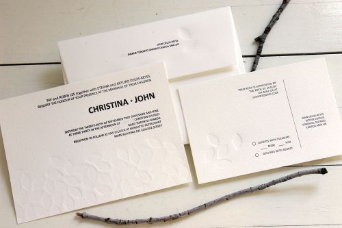 Bind-stamp-leaf-pattern-wedding-invitation