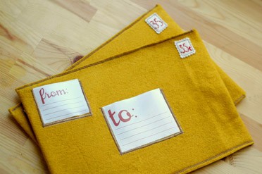 Felt-gift-wrap-envelope