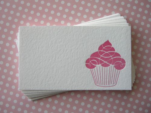 Cupcake-place-cards-pink