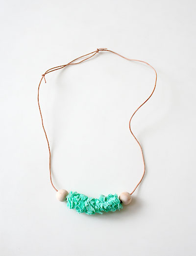 Paper-garland-necklace-green