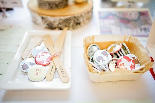 Urban-wed-paper-cup-pins