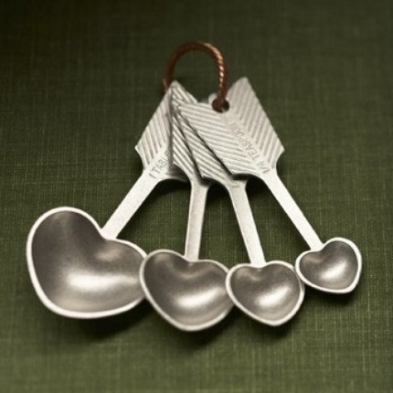 Heart-measuring-spoons